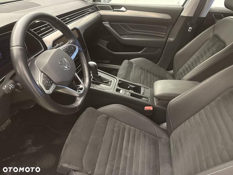 Volkswagen Passat - 11