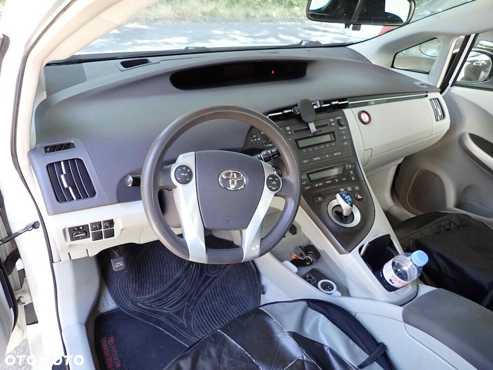 Toyota Prius 1.8 HSD Sol - 5