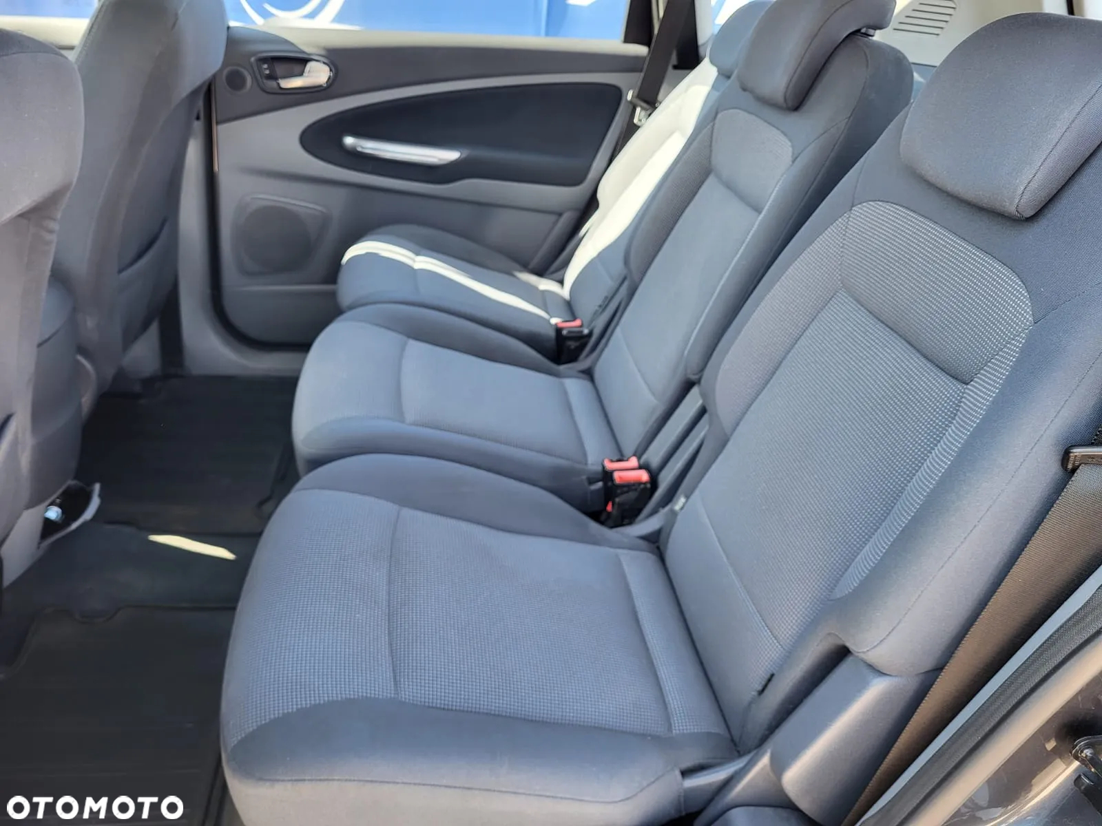Ford S-Max - 11