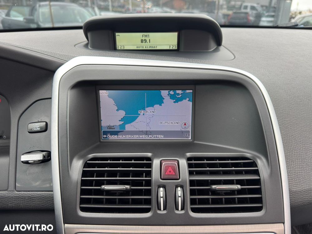 Volvo XC 60 D5 AWD Aut. Momentum - 21