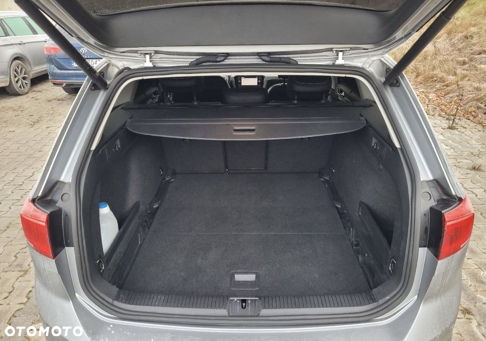 Volkswagen Passat 2.0 TSI Elegance DSG - 22