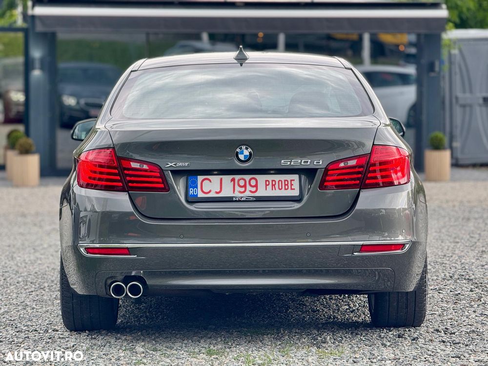 BMW Seria 5 520d Aut. Luxury Line - 11