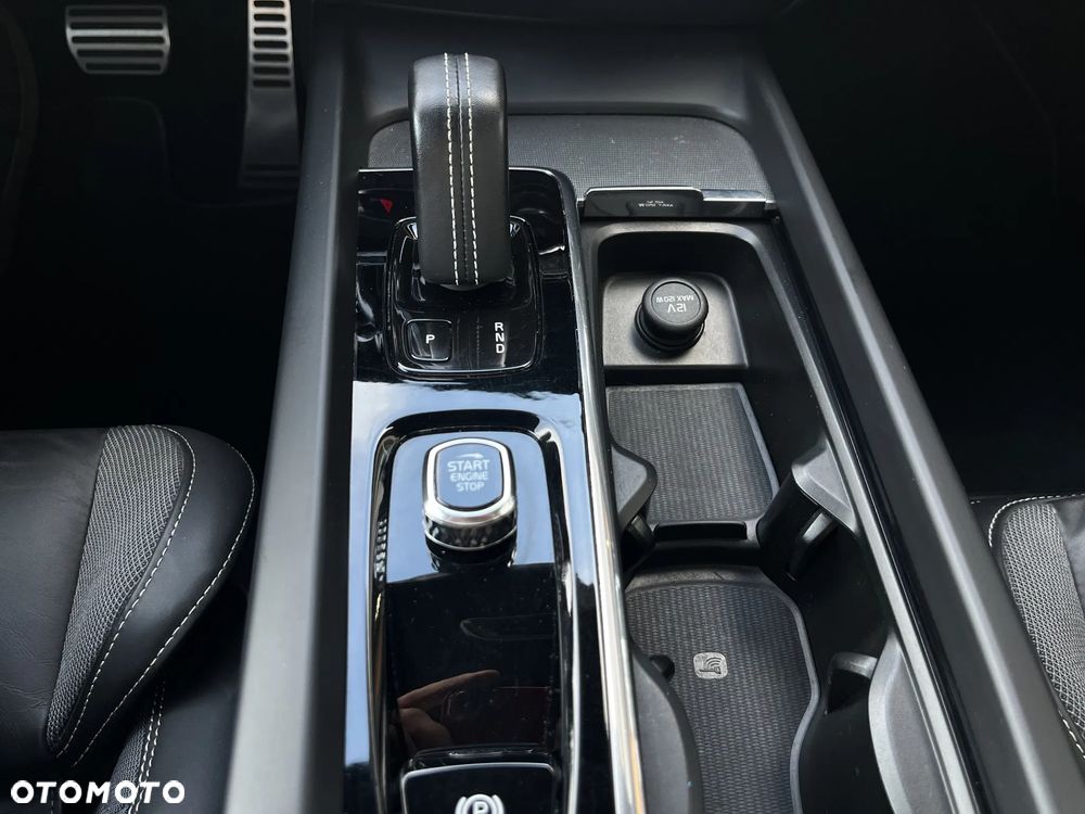 Volvo V60 B4 B R-Design - 17