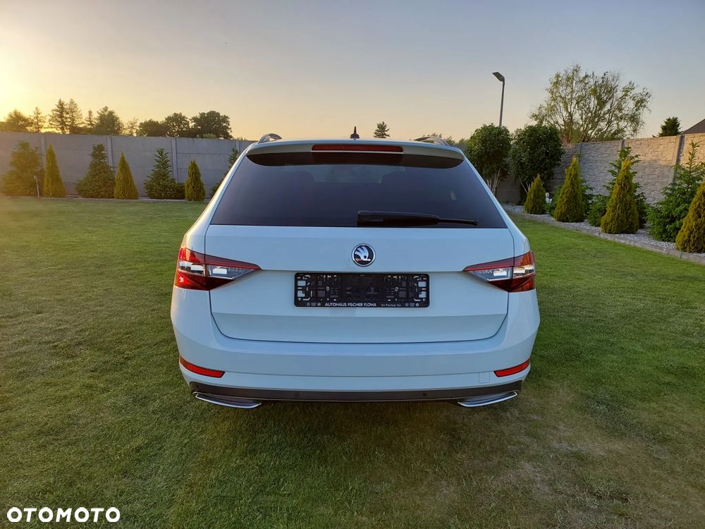 Skoda Superb 2.0 TDI Sportline DSG - 33