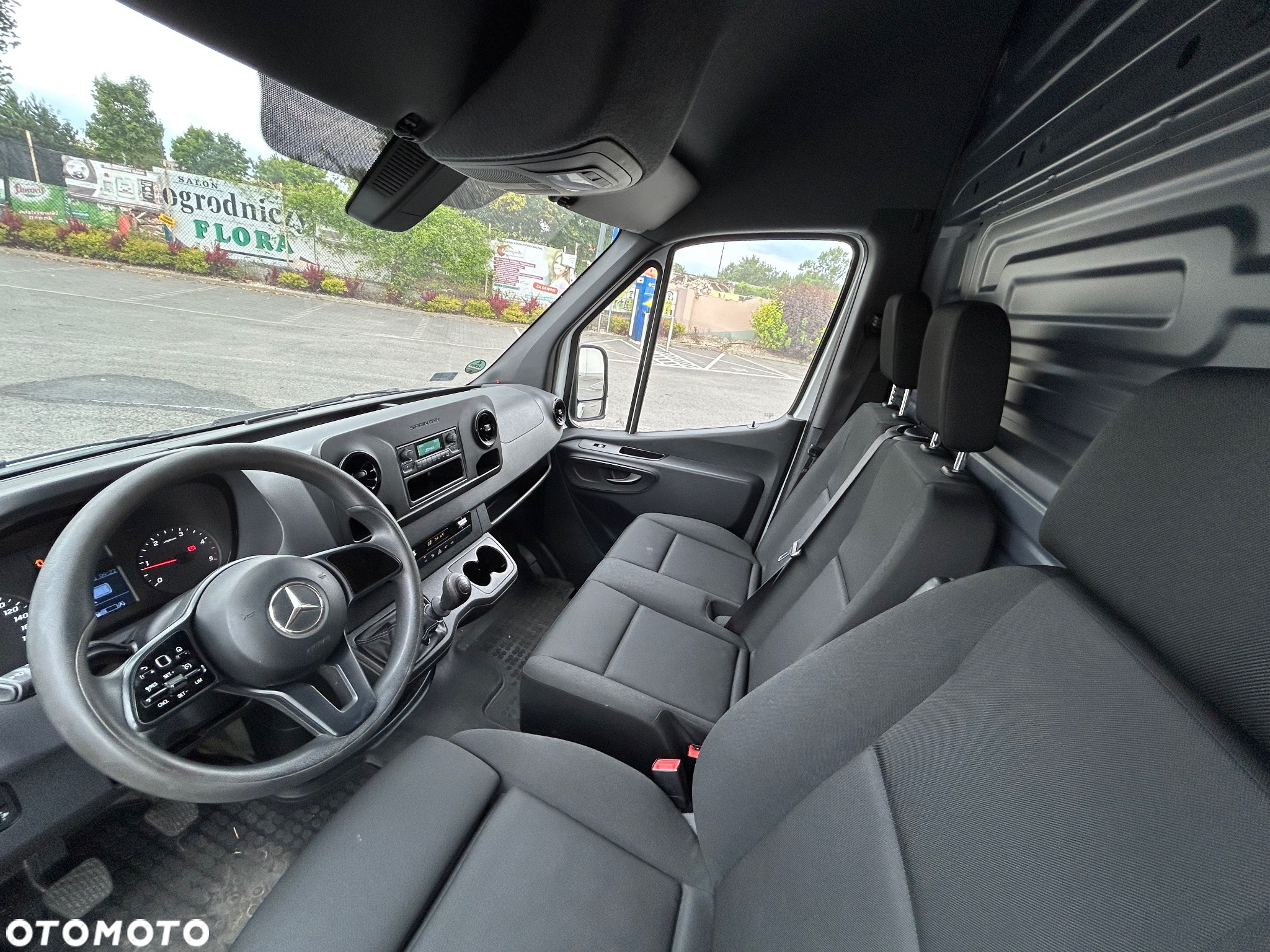 Mercedes-Benz Sprinter - 18