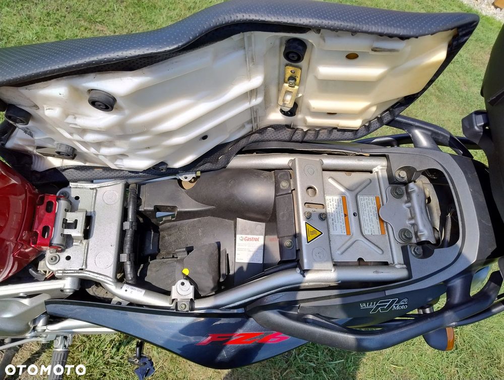 Yamaha FZ6 - 8
