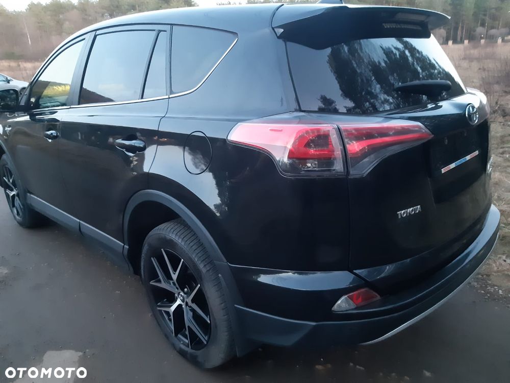 Toyota RAV4 - 8