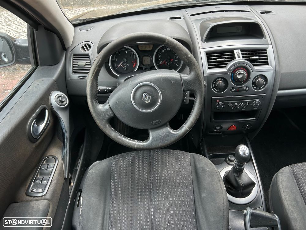Renault Mégane Break 1.5 dCi Confort - 4