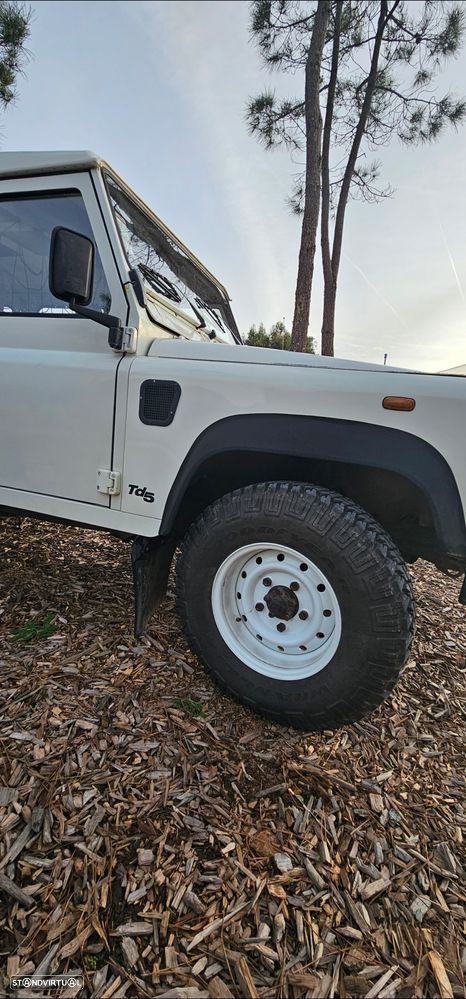 Land Rover Defender - 7