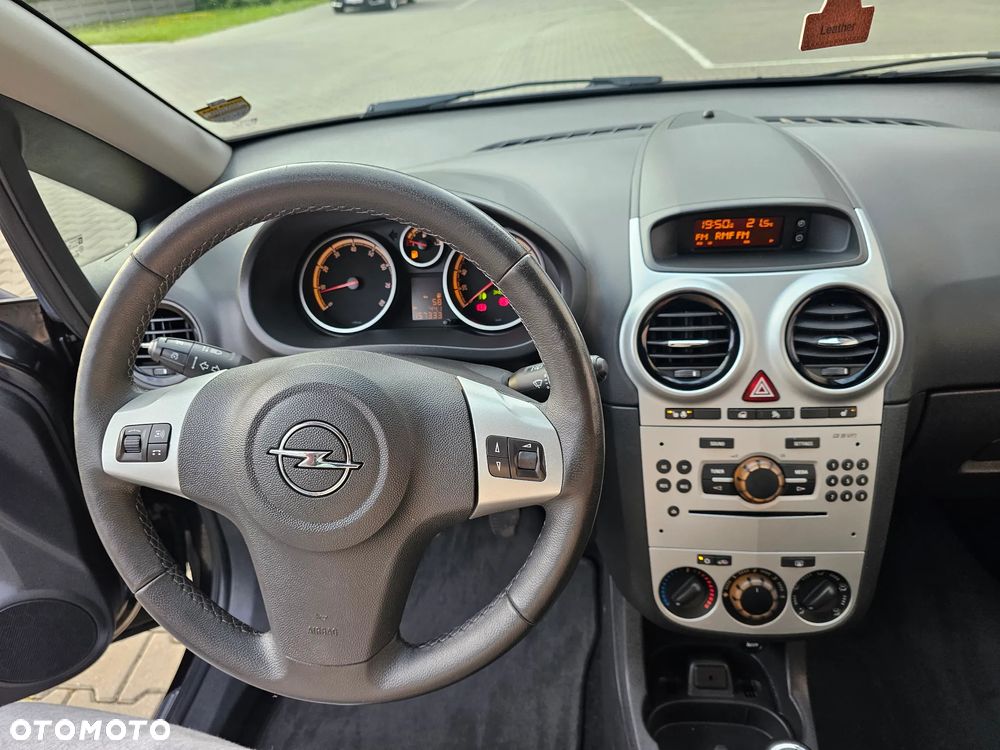 Opel Corsa 1.4 16V 150 Jahre - 15