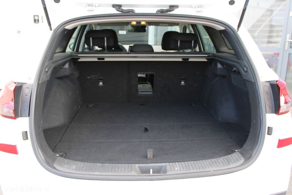 Hyundai i30 1.5 T-GDI 48V Smart - 14