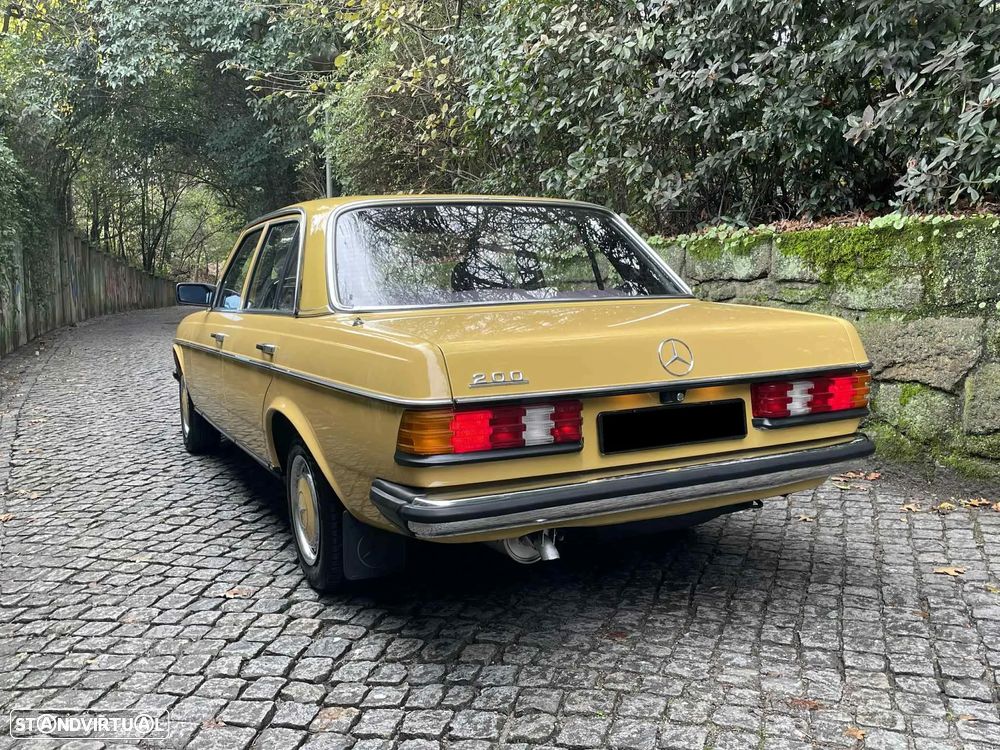 Mercedes-Benz E 200 - 40