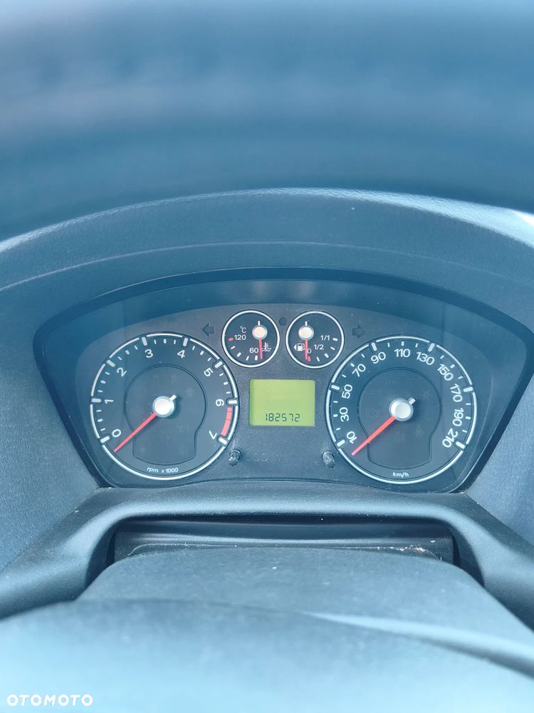 Ford Fusion 1.4 Ambiente - 11