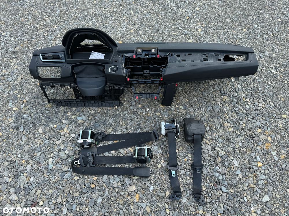 DESKA KONSOLA KOKPIT PODUSZKA PASY BMW F45 F46 ORYGINALNA - 1