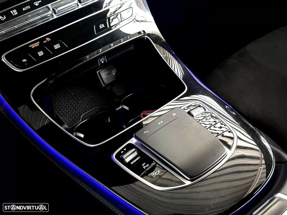 Mercedes-Benz E 300 de 4Matic 9G-TRONIC AMG Line - 36