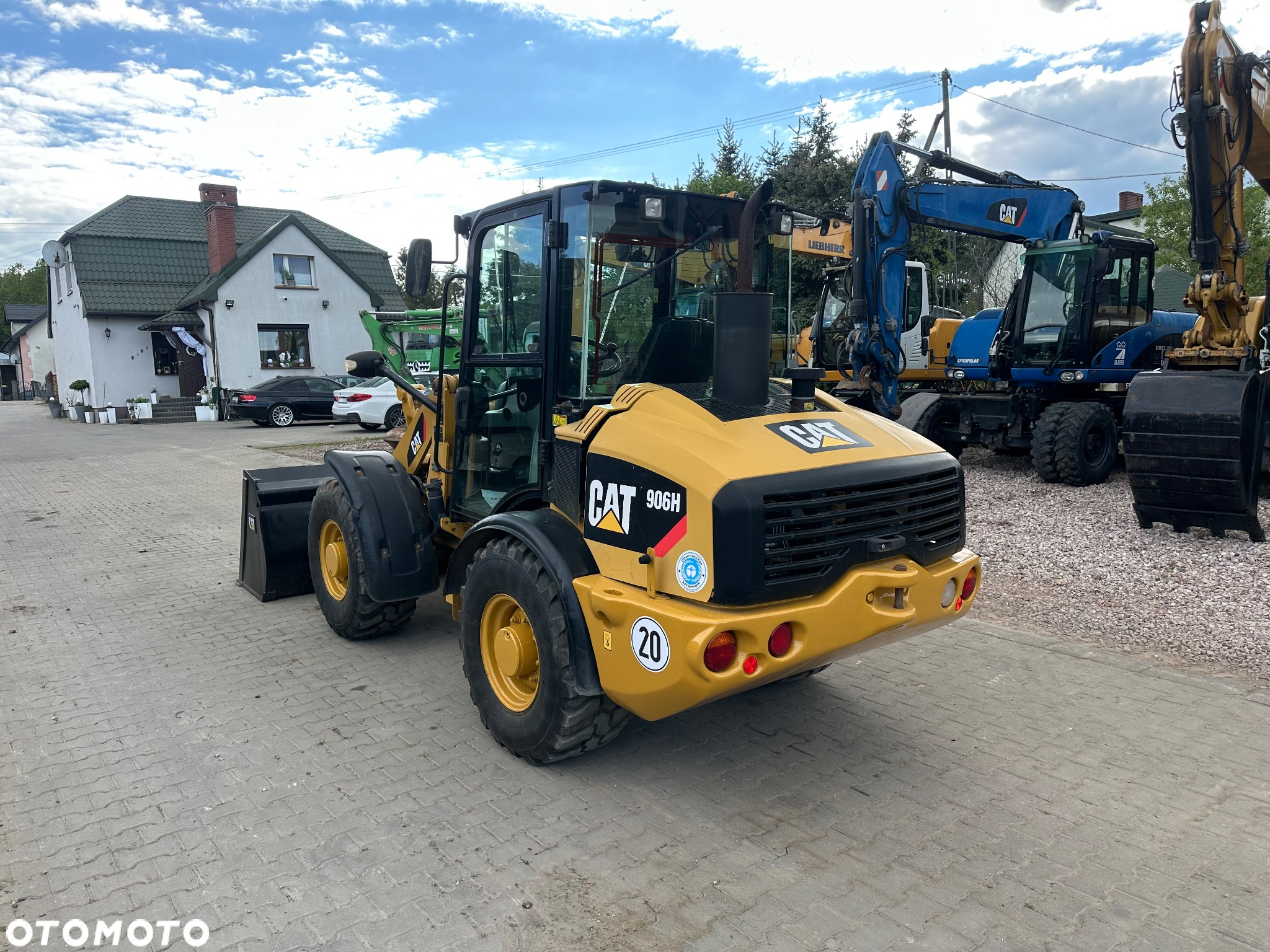 Caterpillar 906H - 3
