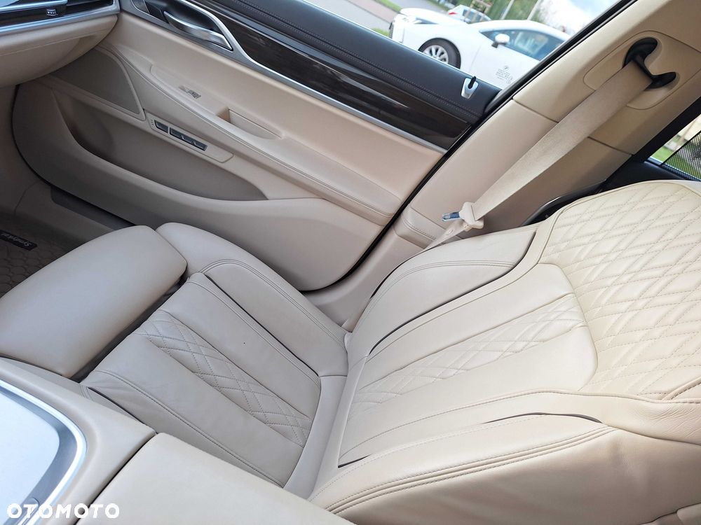 BMW Seria 7 - 13