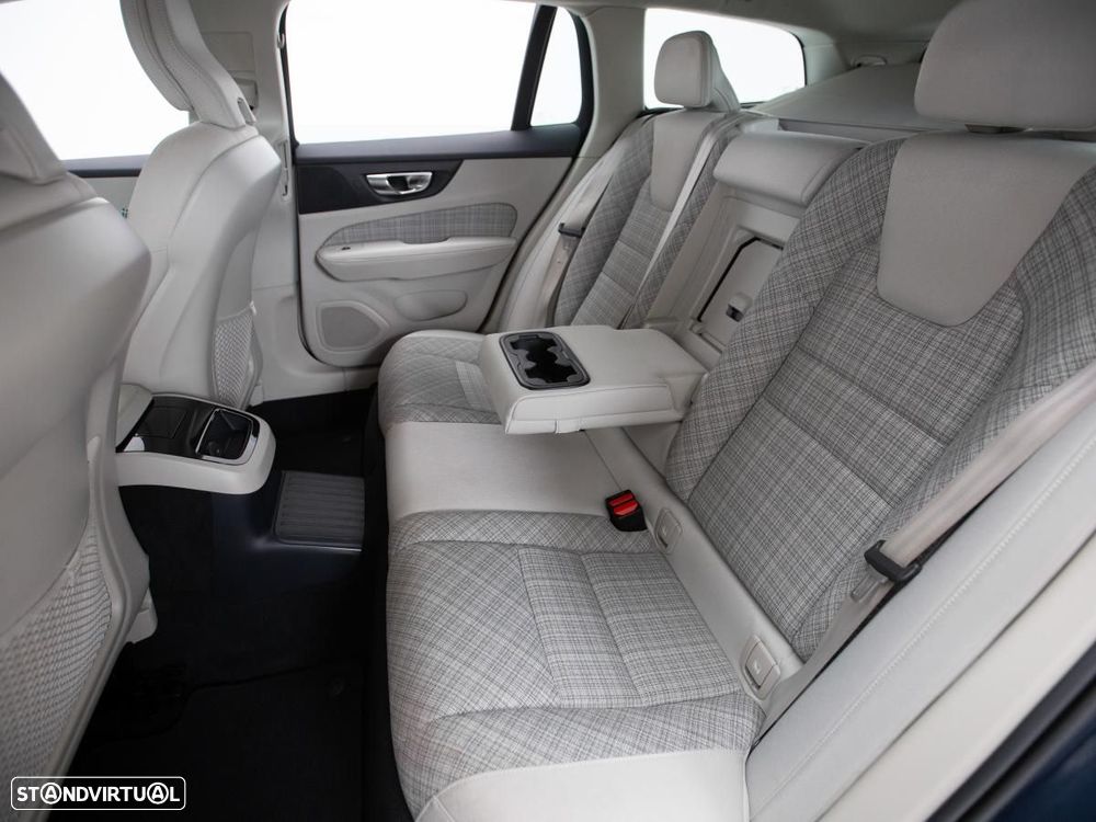 Volvo V60 2.0 T6 AWD TE Core - 11