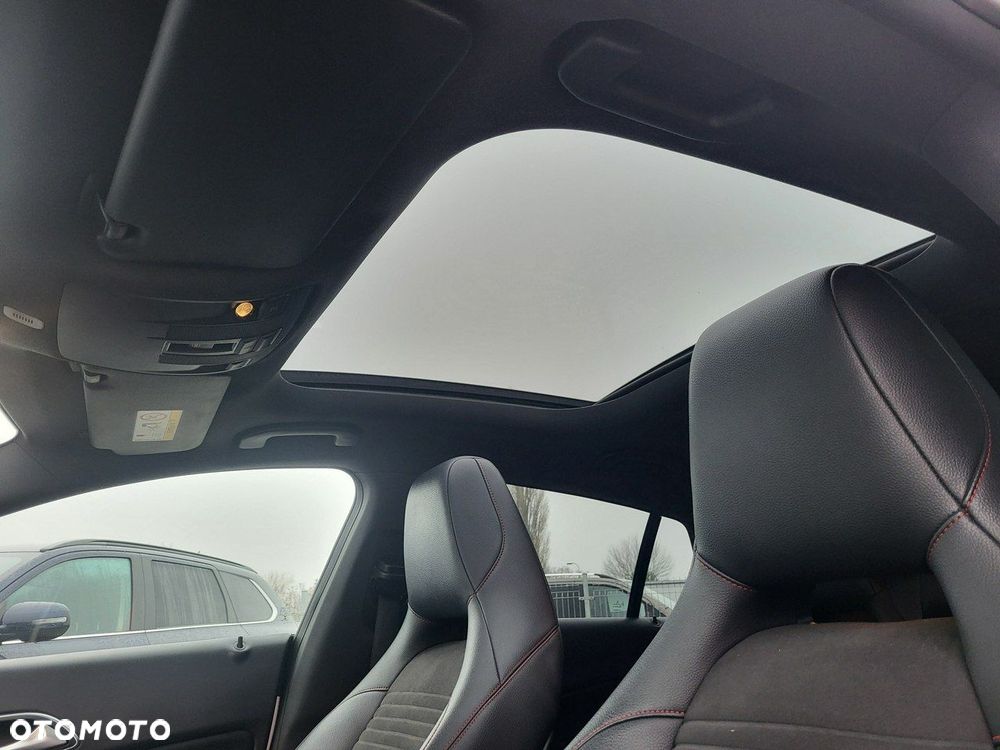 Mercedes-Benz CLA - 37