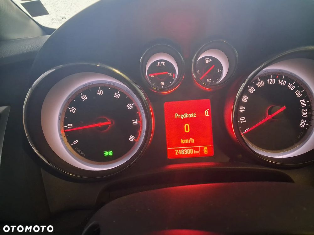 Opel Astra 1.4 Turbo Cosmo - 11