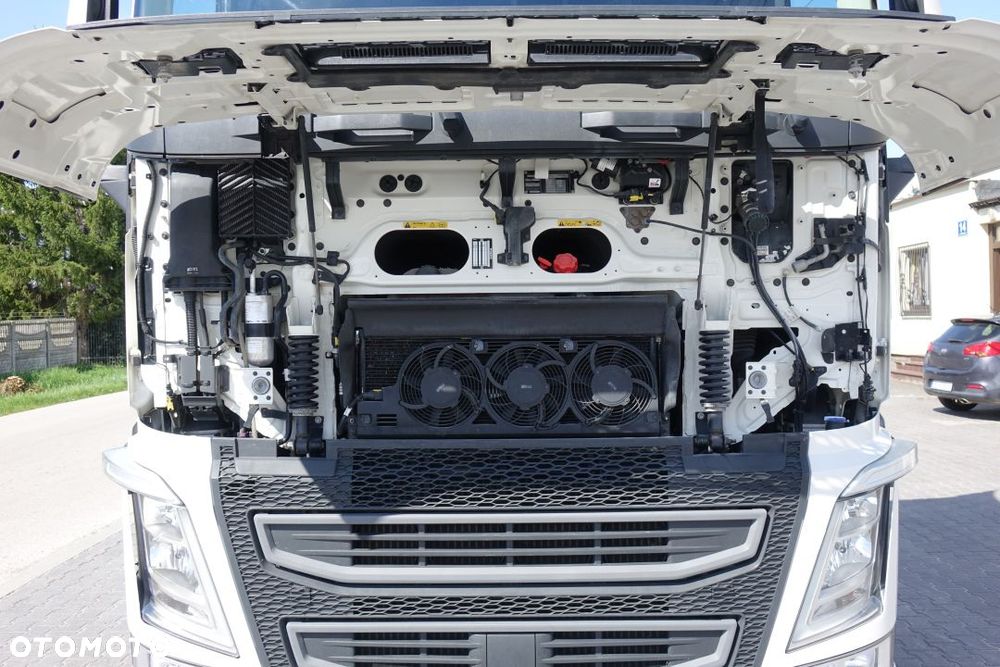 Volvo FH 500 GLOBETROTTER / EURO 6 / STANDARD / AUTOMAT / KLIMATYZACJA POSTOJOWA / LODÓWKA - 18