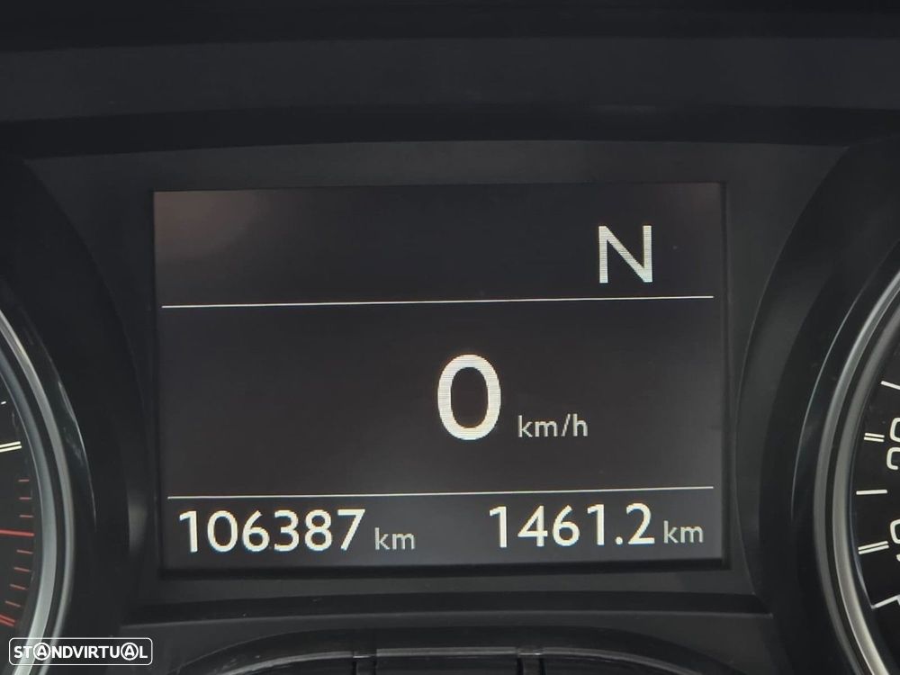 Peugeot 2008 1.2 PureTech Allure EAT6 - 20