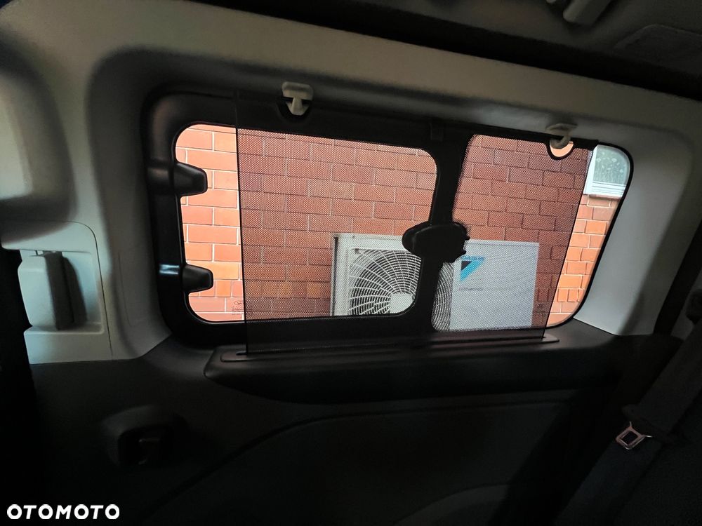 Ford Tourneo Custom - 24
