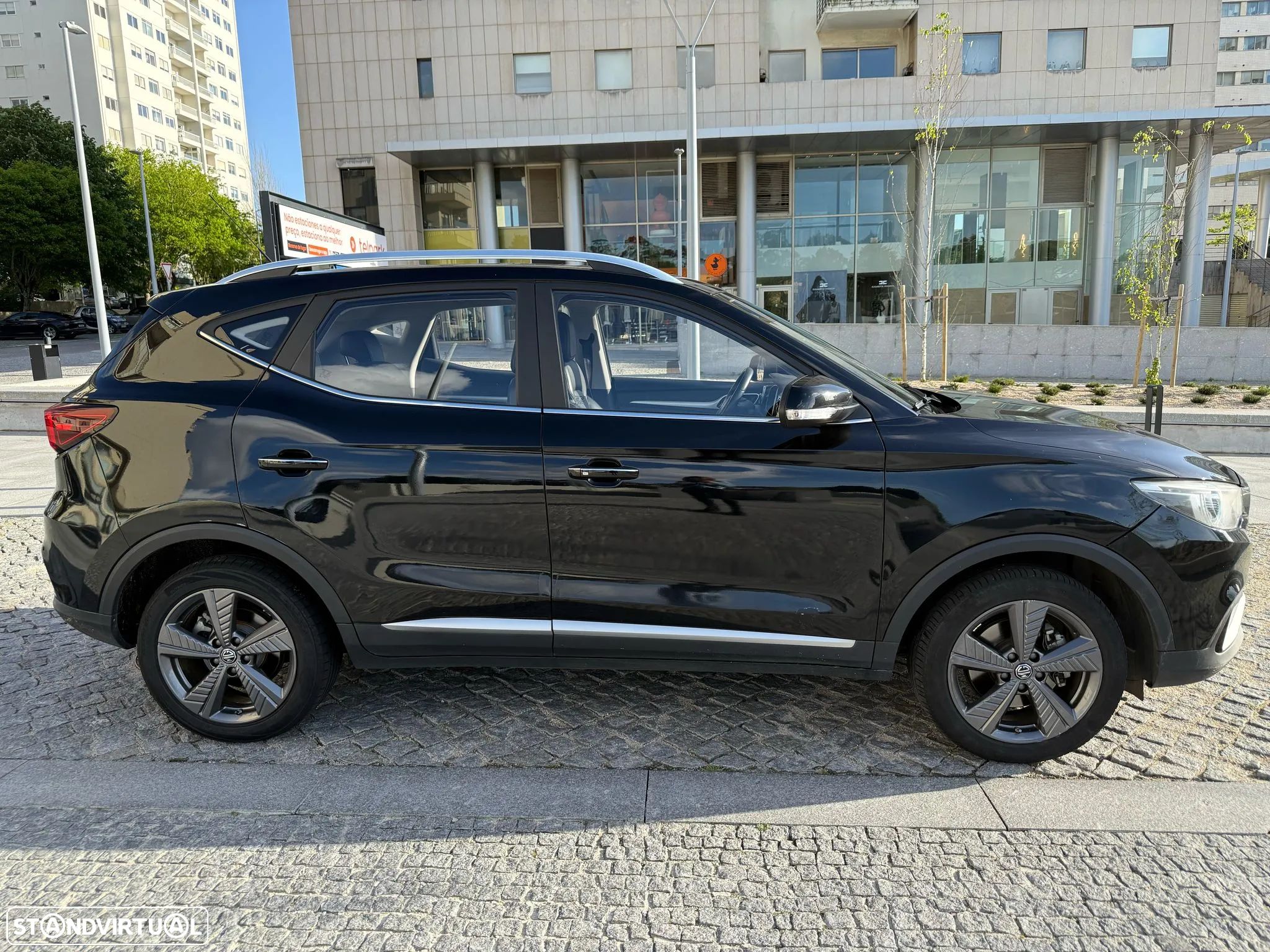 MG ZS EV 44.5 kWh Luxury - 1