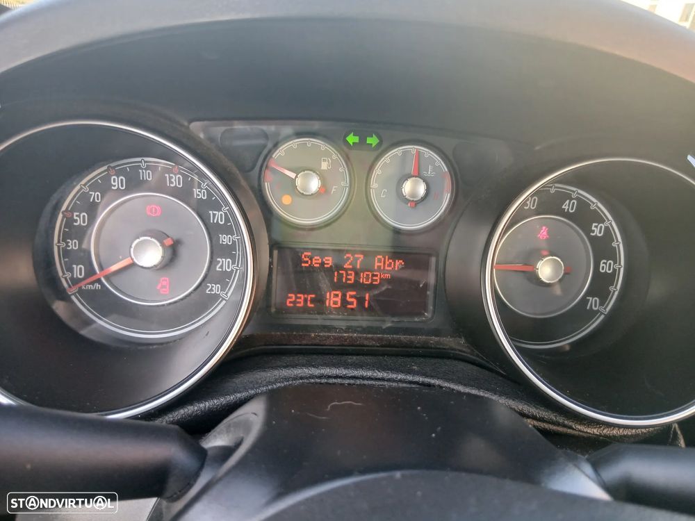 Fiat Grande Punto ver-1-2-free-start-stop - 11