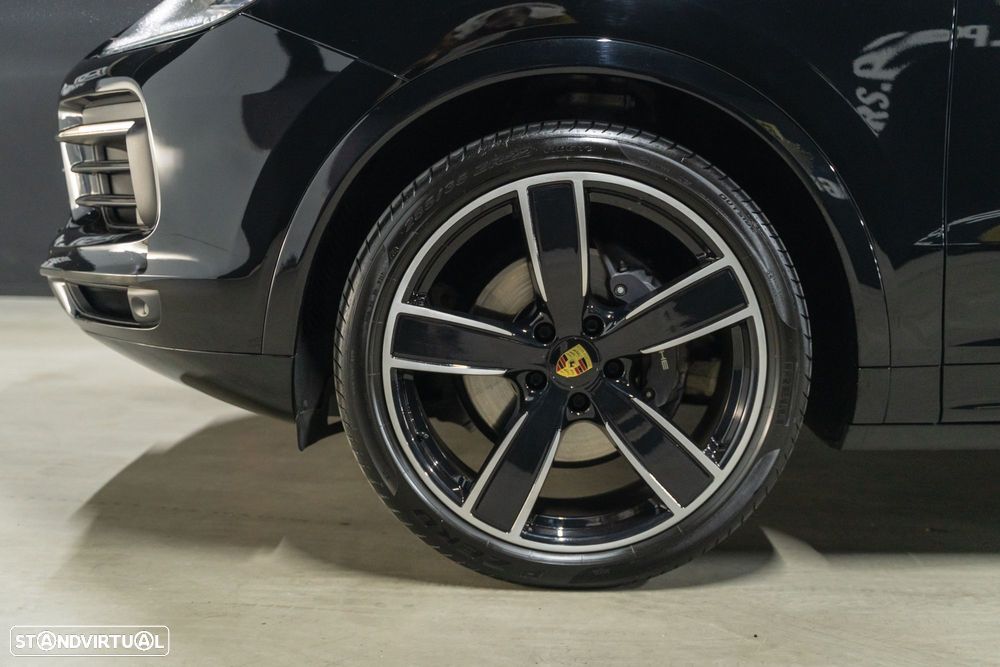 Porsche Cayenne Coupé E-Hybrid - 4