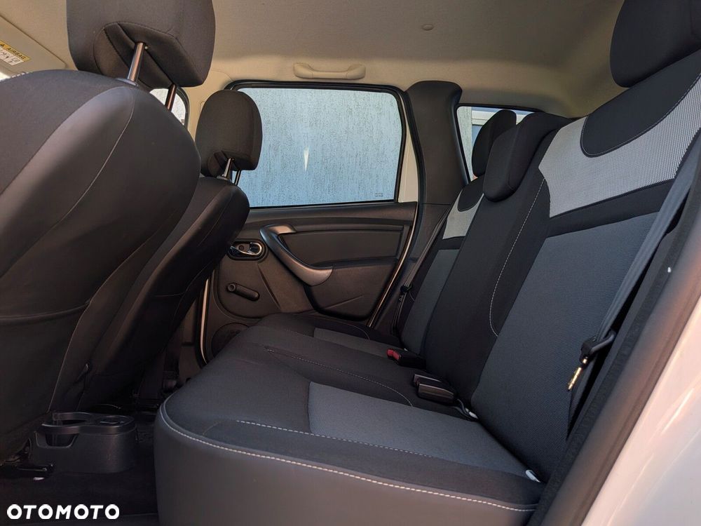 Dacia Duster 1.6 SCe Laureate S&S - 10