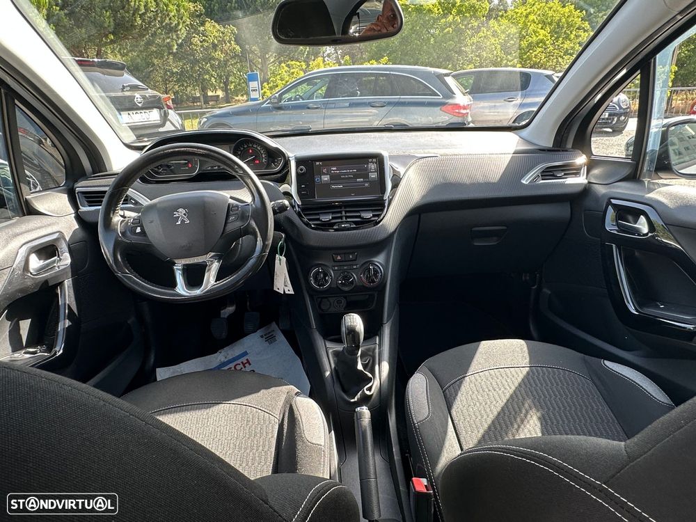 Peugeot 208 1.2 PureTech Style - 12