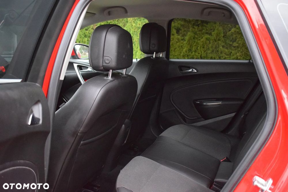 Opel Astra IV 1.6 T Cosmo - 4