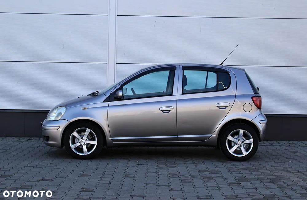 Toyota Yaris 1.3 Sol - 4