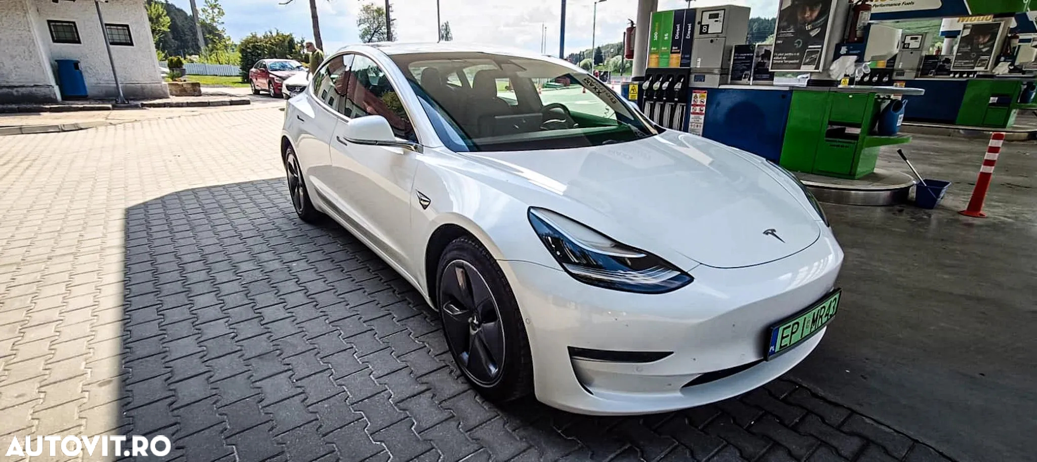 Tesla Model 3 Long Range - 12