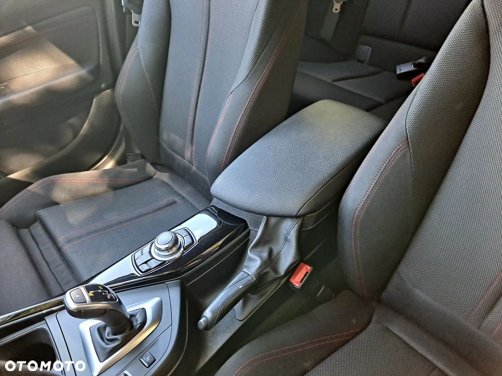 BMW Seria 1 120d Sport-Aut Sport Line - 33