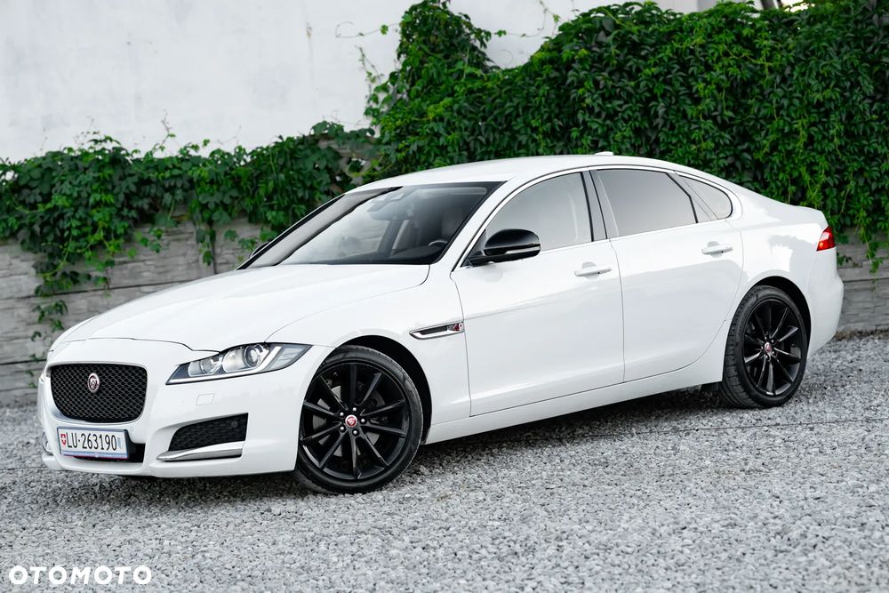 Jaguar XF 20d Prestige - 7