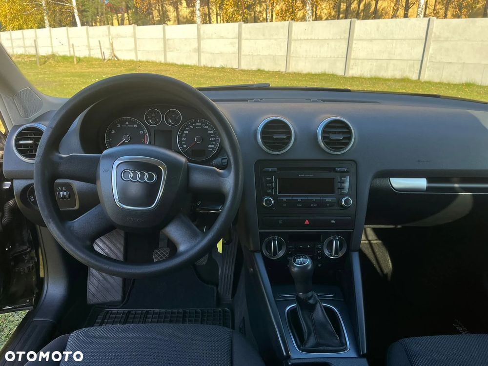 Audi A3 Sportback 1.6 Ambiente - 6