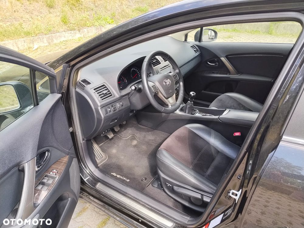 Toyota Avensis 2.0 D-4D Premium - 12