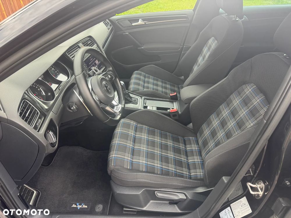 Volkswagen Golf - 7