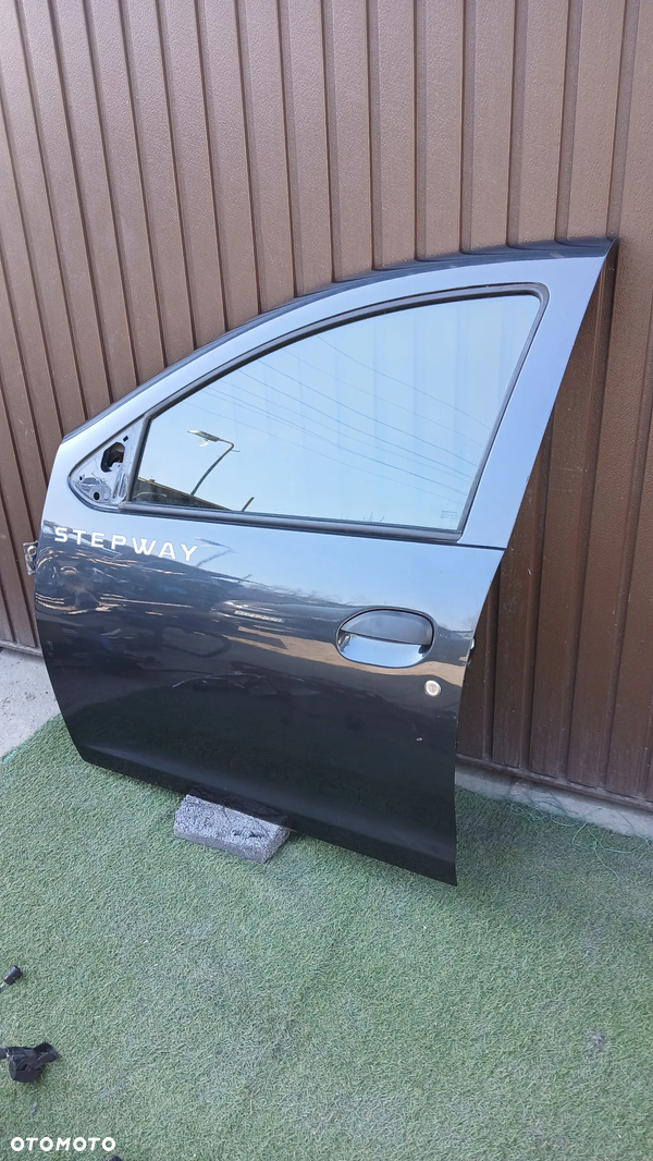Dacia Sandero Stepway II drzwi lewy przód TEKNA