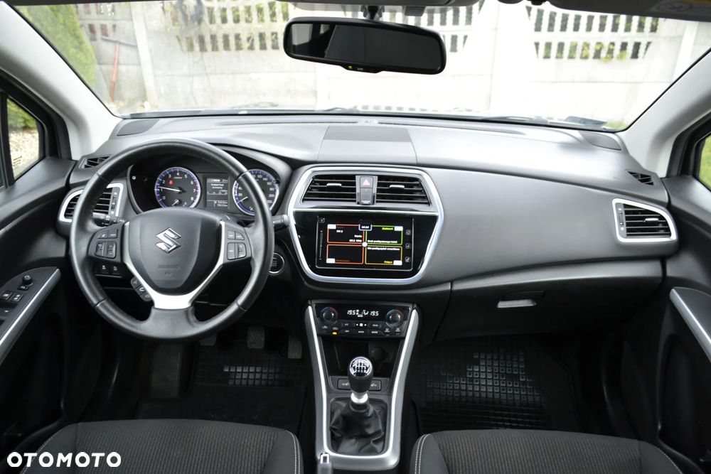 Suzuki SX4 S-Cross 1.4 T Premium 4WD - 32