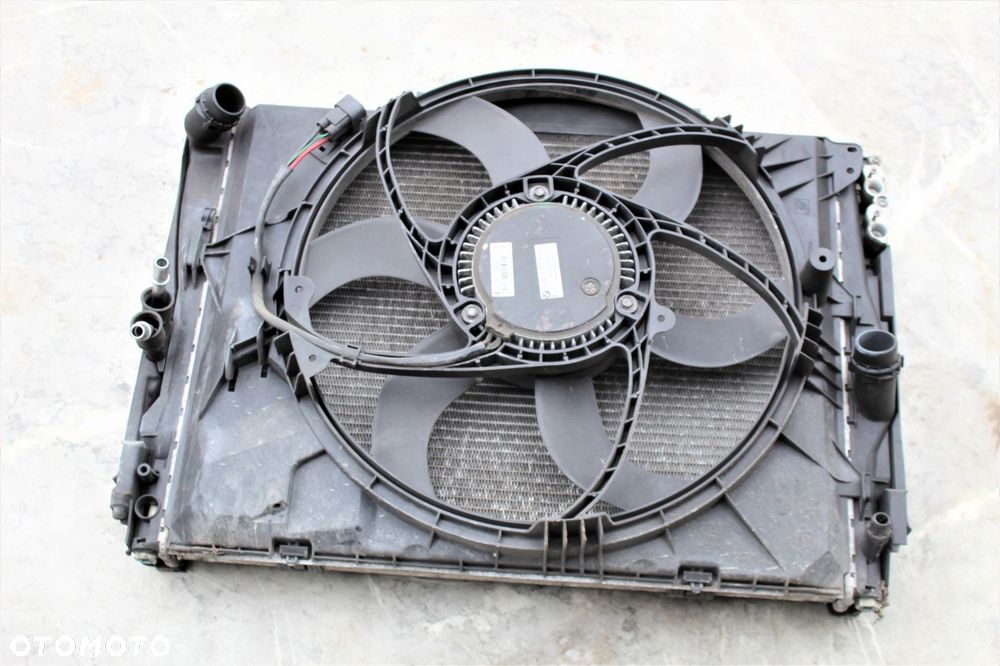 PAS PRZEDNI CHŁODNICE BMW E90 E91 2.5B 3.0B N52B30 - 8