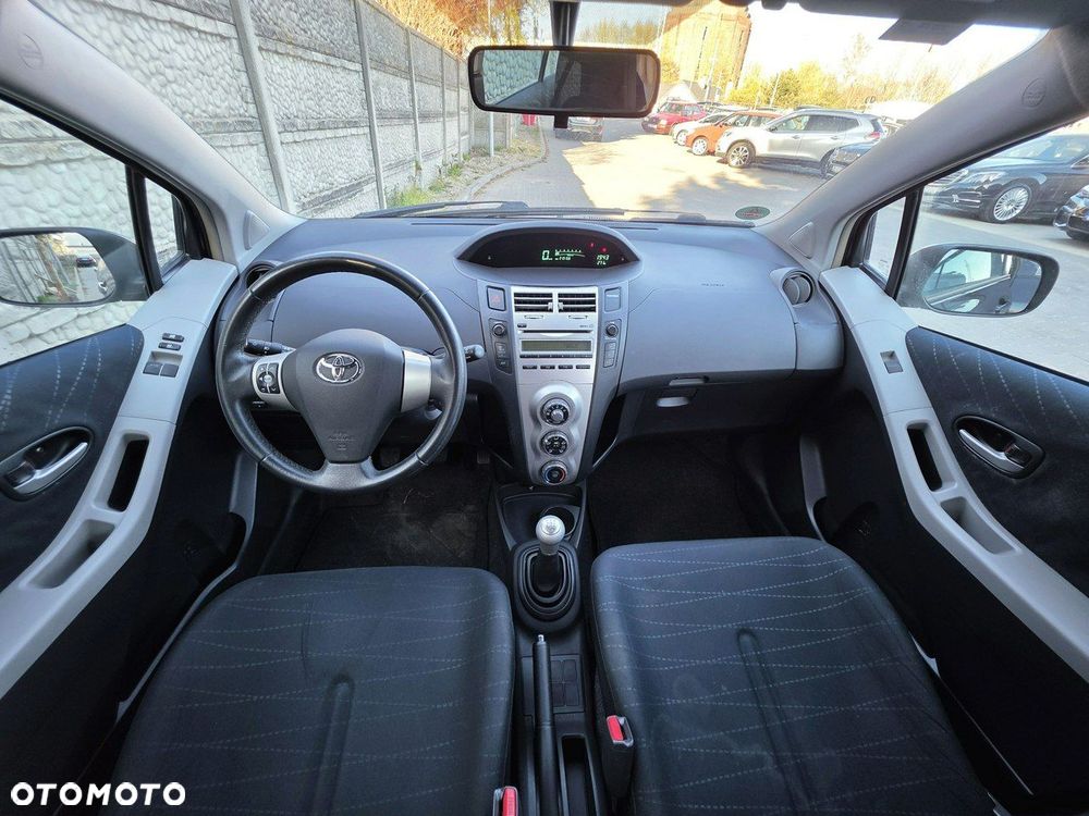 Toyota Yaris 1.3 VVT-i Sol - 13