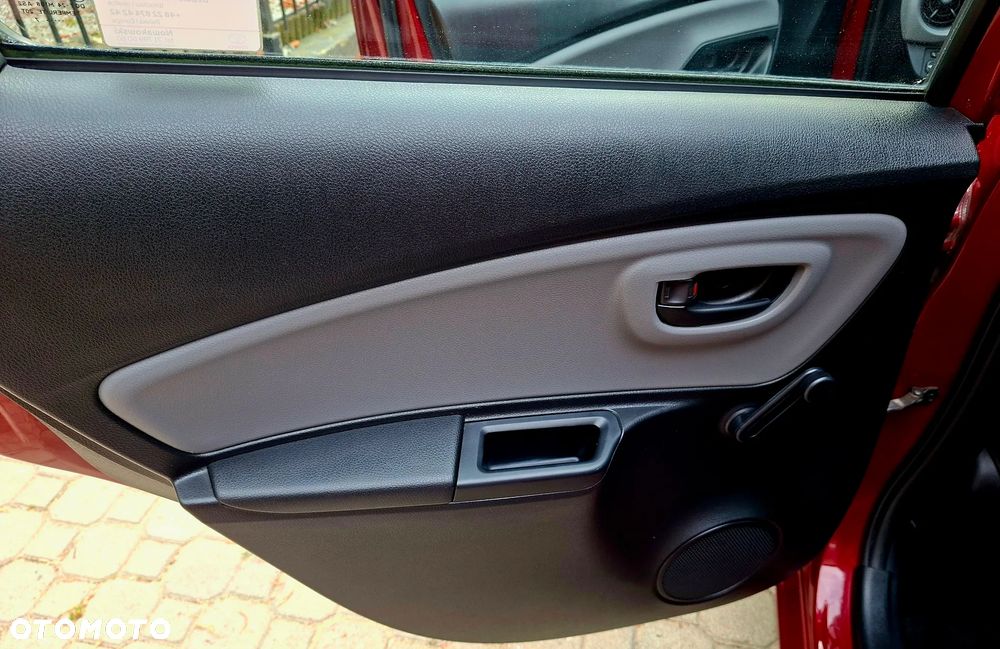 Toyota Yaris - 30