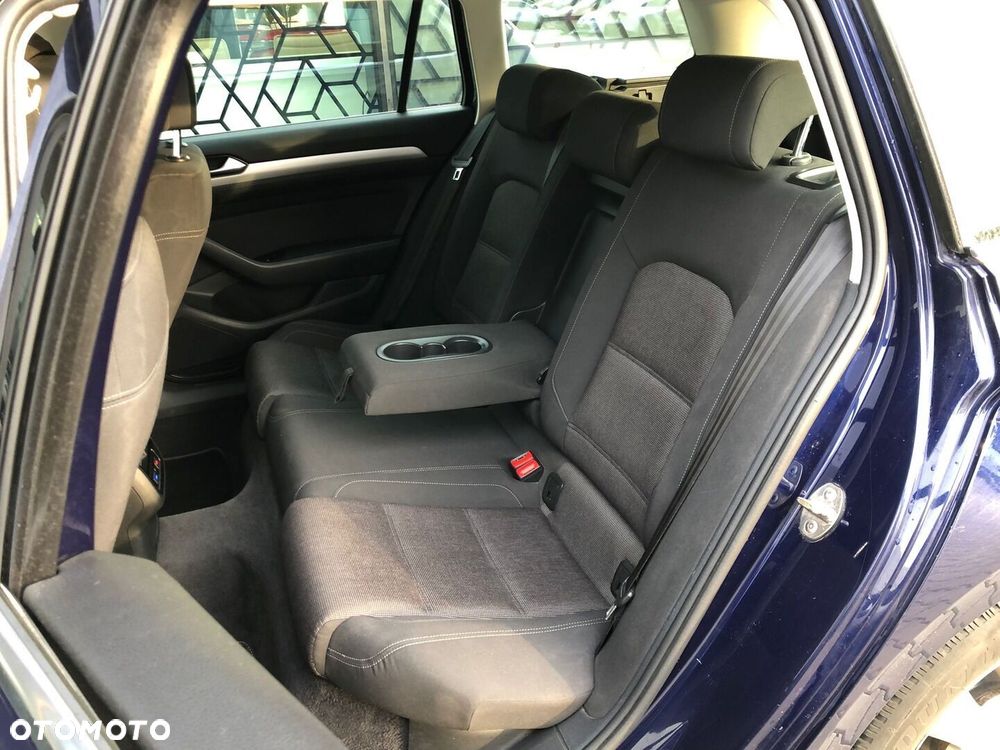 Volkswagen Passat - 7
