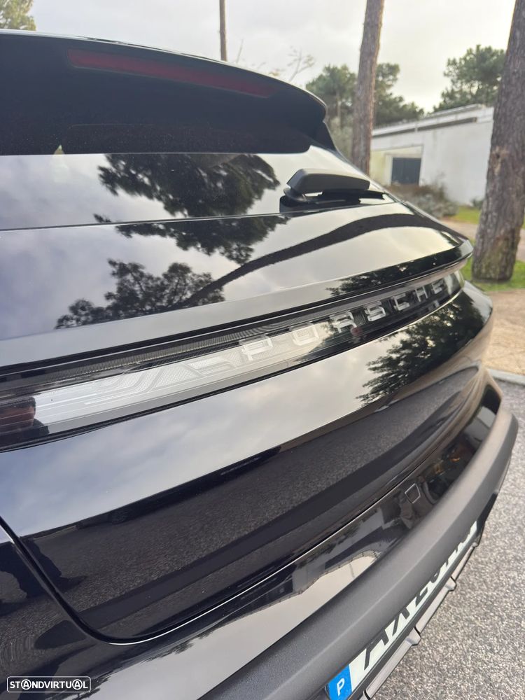 Porsche Taycan Cross Turismo 4 - 6