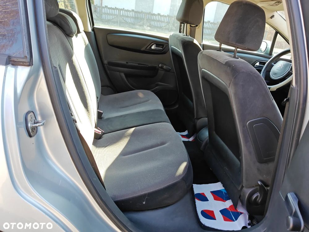 Citroën C4 1.4 16V Impress - 17