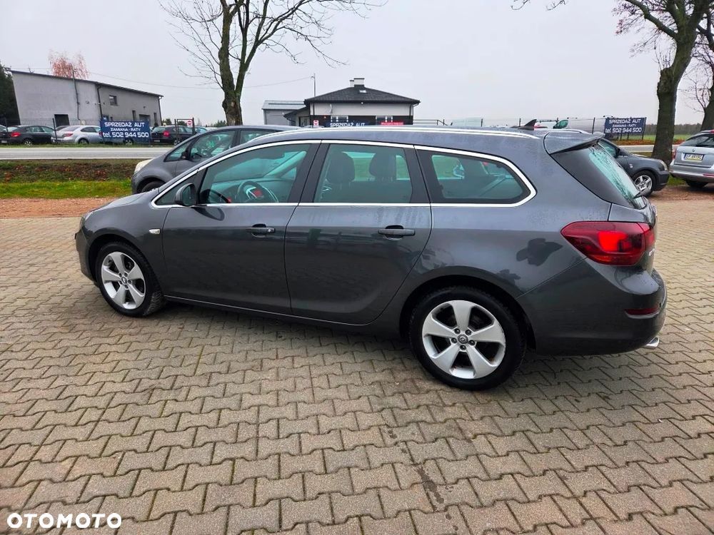 Opel Astra IV 1.4 T Cosmo - 13