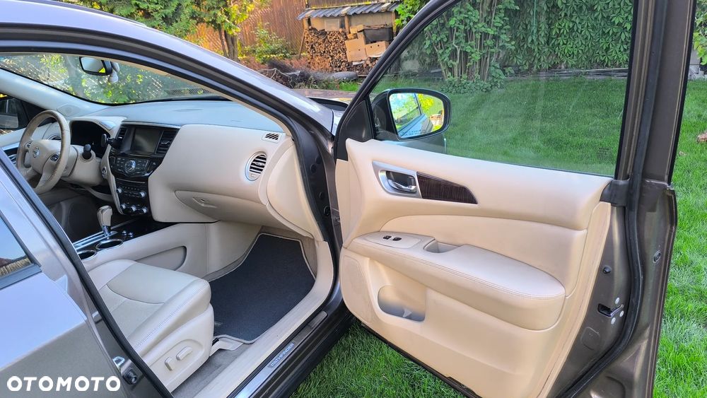 Nissan Pathfinder - 24